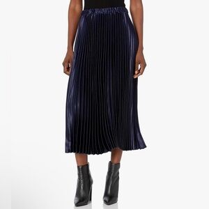 Anne Klein Women's Pull ON Pleated Skirt, Normandy Blue
size Small